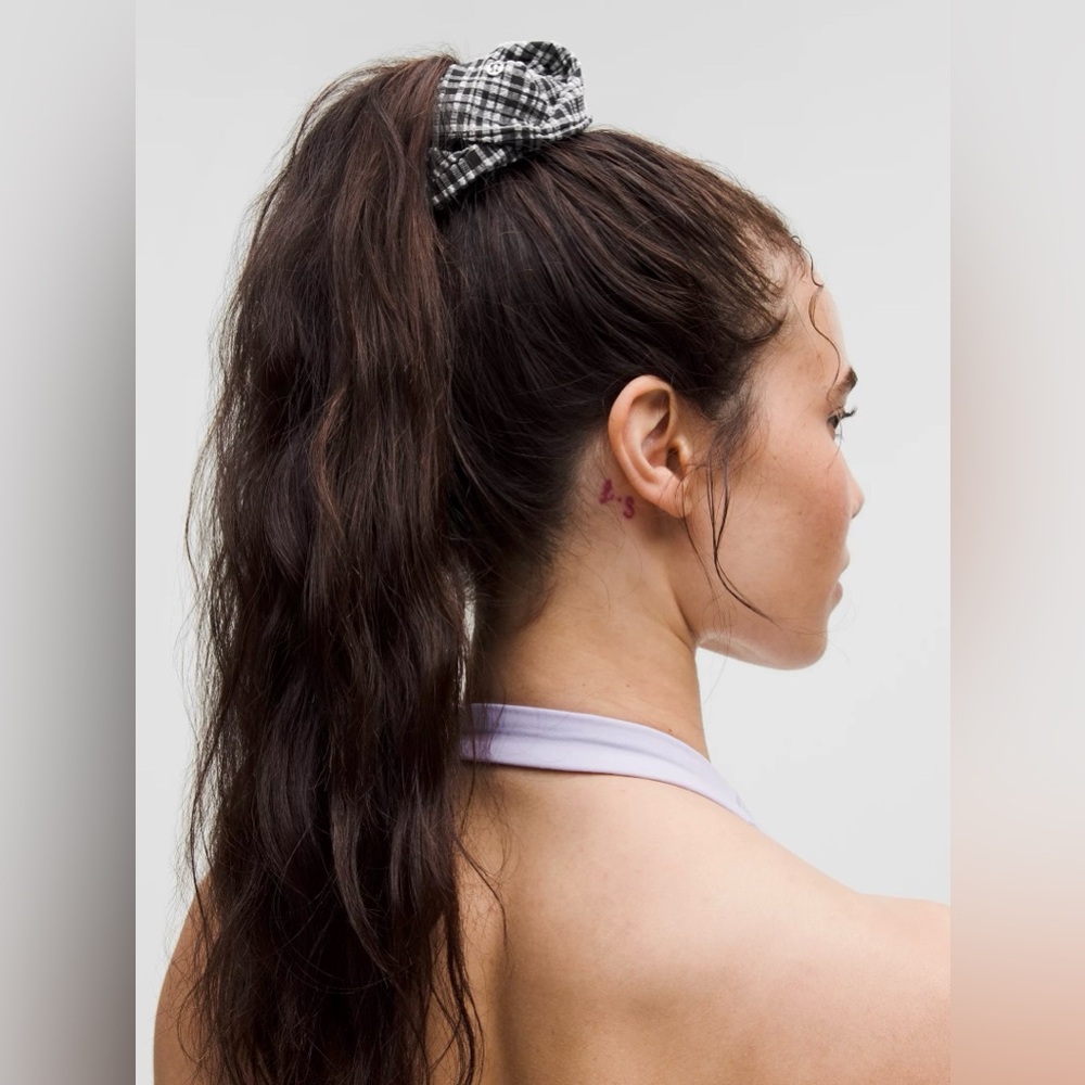 Lululemon Uplifting Oversized Scrunchie Blister Check White Black